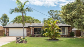 5 Bullando Street Warana QLD